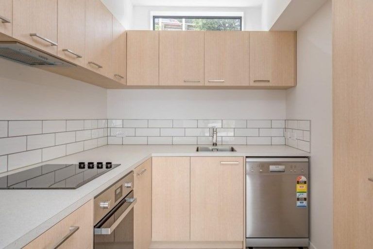 Photo of property in 3/7 Handyside Street, Tawa, Wellington, 5028