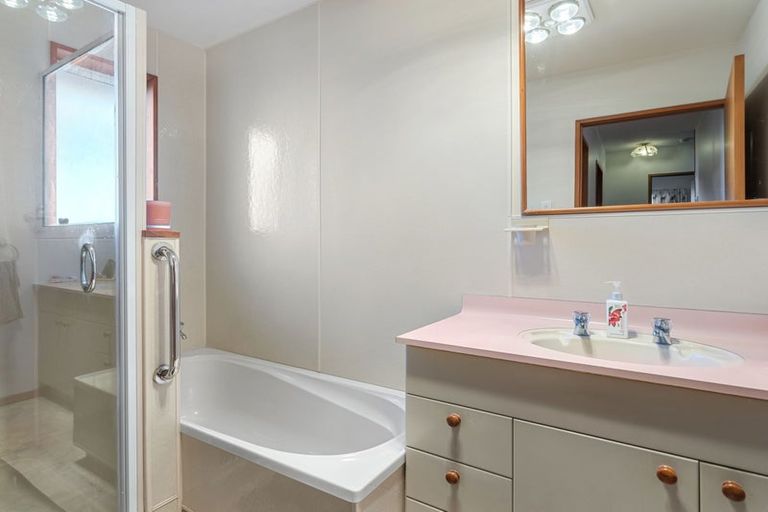 Photo of property in 106 Hawke Street, New Brighton, Christchurch, 8083