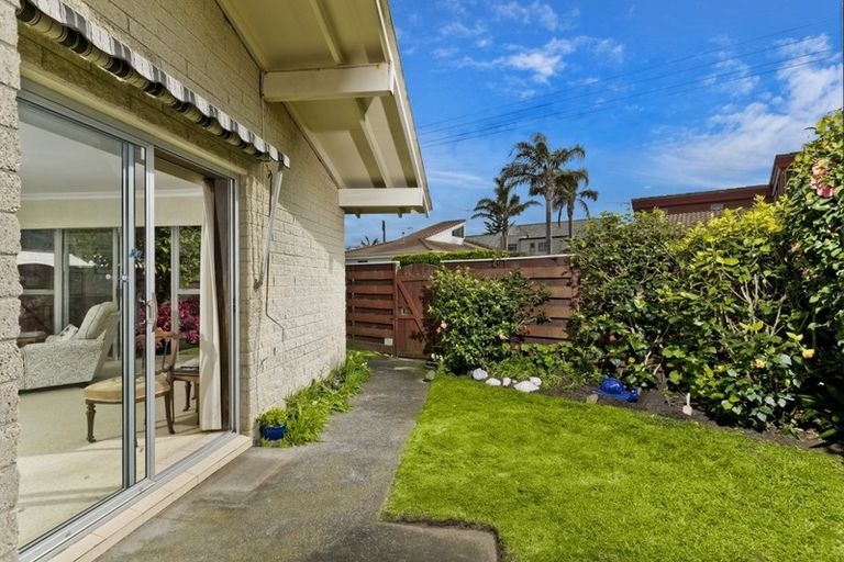 Photo of property in 2/19 Craig Road, Milford, Auckland, 0620