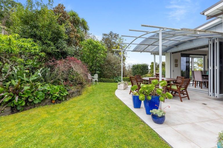 Photo of property in 88 Grovenor Drive, Orewa, 0931