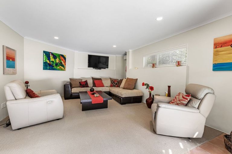 Photo of property in 2/13 Arran Road, Browns Bay, Auckland, 0630