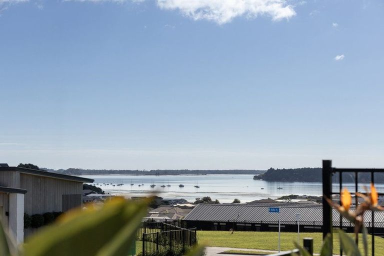 Photo of property in 30 Ridge Drive, Omokoroa, 3114