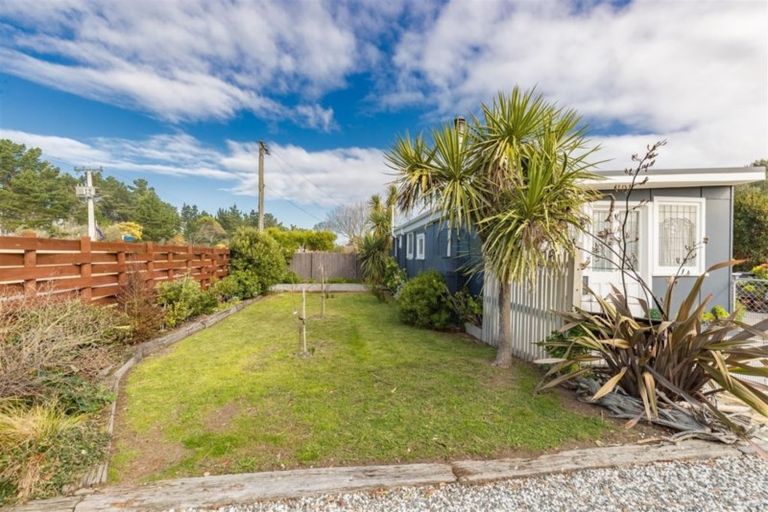 Photo of property in 32 Chamberlain Avenue, Amberley, 7481