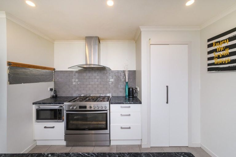 Photo of property in 12 Gibraltar Way, Fitzherbert, Palmerston North, 4410