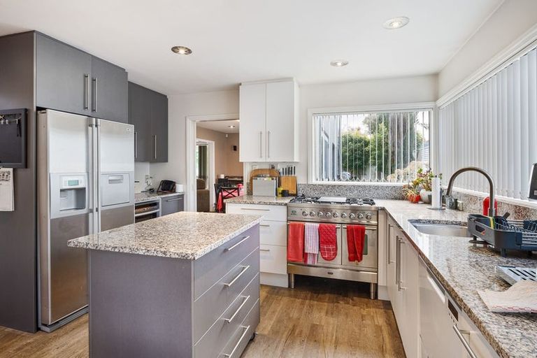 Photo of property in 103 Grahams Road, Burnside, Christchurch, 8053