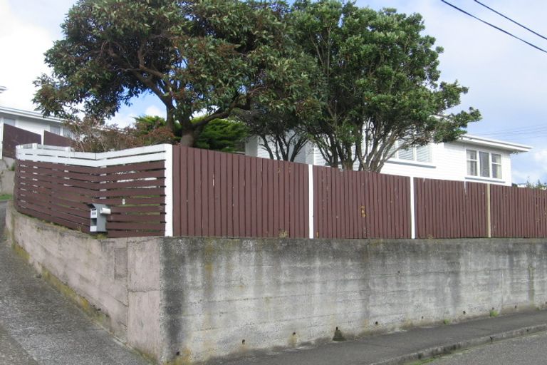 Photo of property in 5 Tania Way, Paparangi, Wellington, 6037