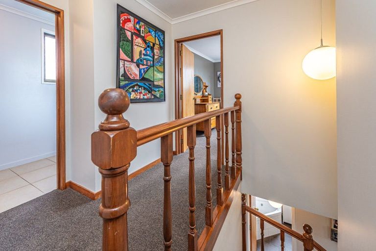 Photo of property in 1 Iwiroa Terrace, Durie Hill, Whanganui, 4500