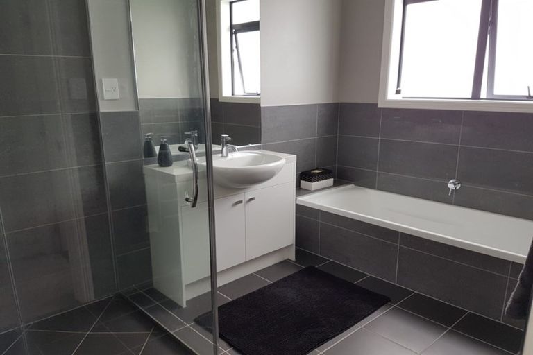 Photo of property in 14 Trecarne Street, Karaka, Papakura, 2113