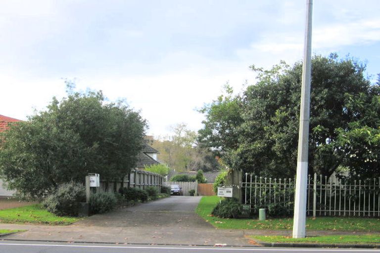 Photo of property in 1/274 Cascades Road, Botany Downs, Auckland, 2010