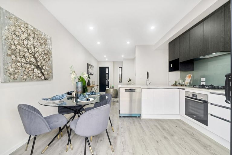 Photo of property in 11c Rountree Place, Conifer Grove, Takanini, 2112