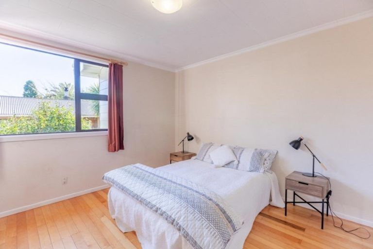 Photo of property in 17 Tui Road, Raumati Beach, Paraparaumu, 5032