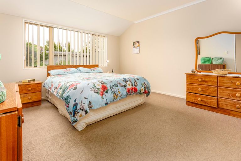 Photo of property in 3 Cathcart Close, Pukekohe, 2120