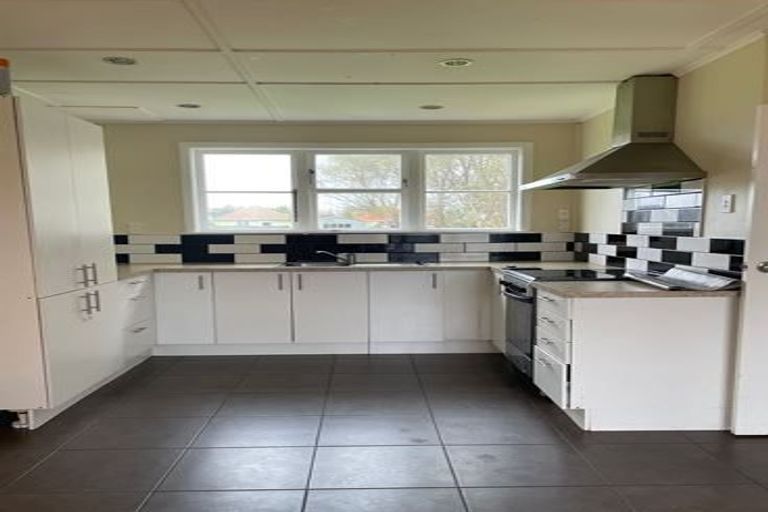 Photo of property in 4 Churchill Crescent, Foxton, 4814