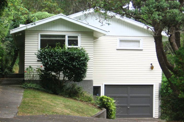 Photo of property in 9 Kamla Way, Khandallah, Wellington, 6035