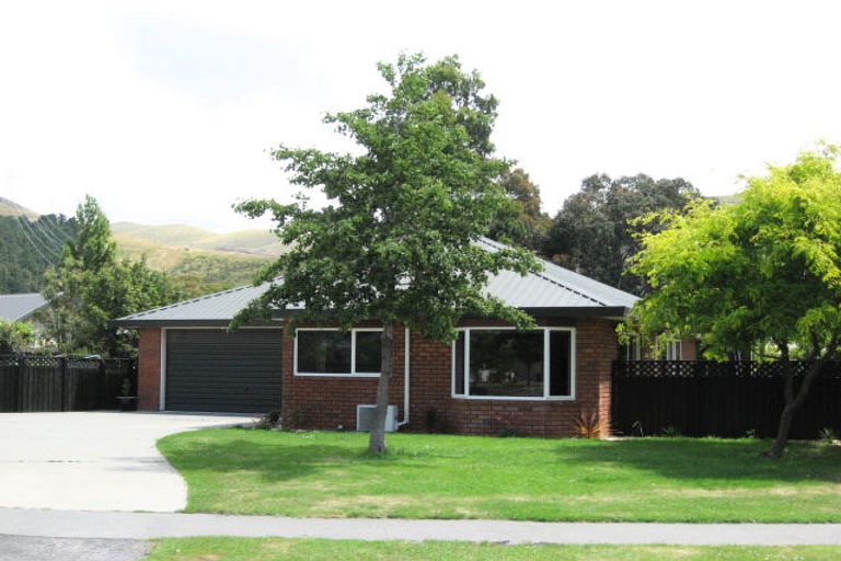 Photo of property in 24 Wendy Place, Heathcote Valley, Christchurch, 8022
