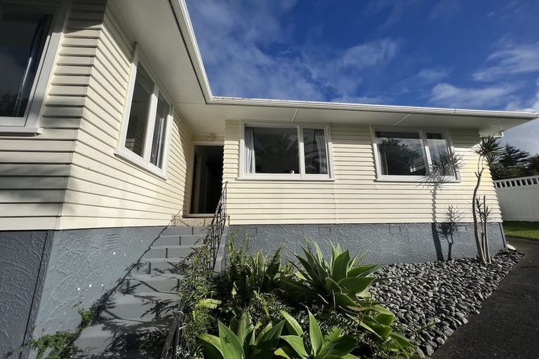 Photo of property in 8 Widmore Drive, Massey, Auckland, 0614
