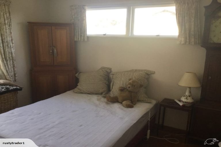 Photo of property in 21 Lantana Road, Green Bay, Auckland, 0604