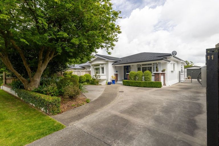 Photo of property in 11 Manapouri Crescent, Hokowhitu, Palmerston North, 4410