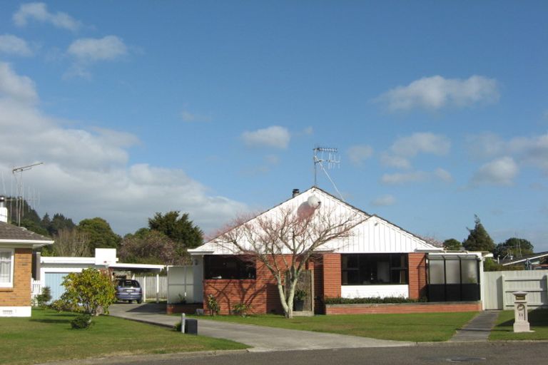 Photo of property in 11 Halberg Crescent, Whakatane, 3120