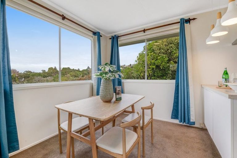 Photo of property in 12 Finn Place, Totara Vale, Auckland, 0629