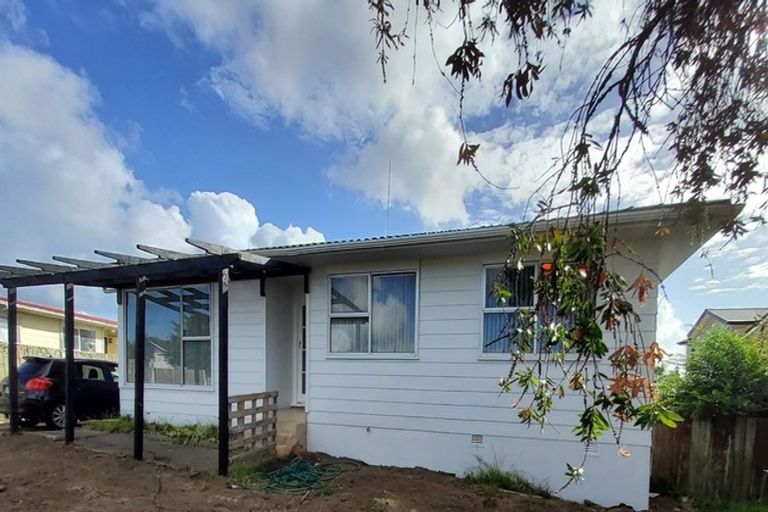 Photo of property in 37 Mcdivitt Street, Manurewa, Auckland, 2102