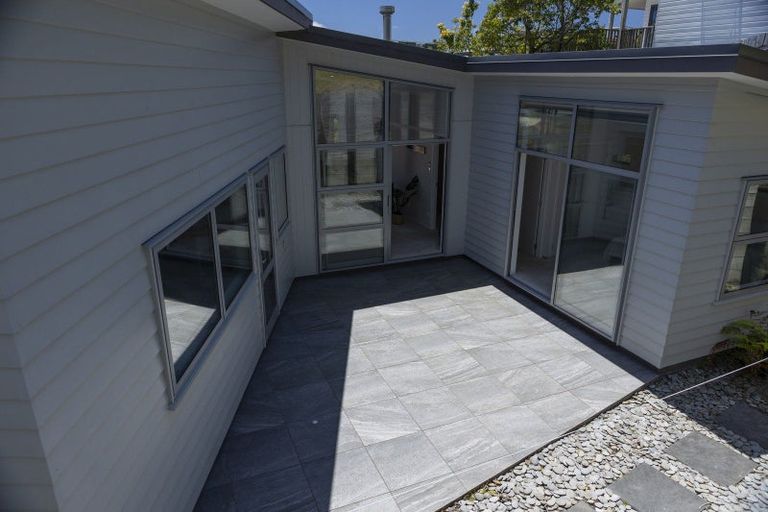 Photo of property in 11 Dudley Crescent, Cable Bay, 0420