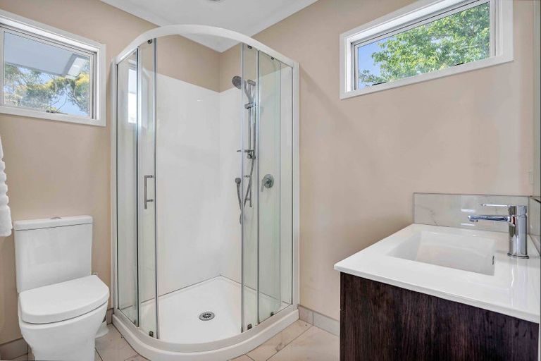 Photo of property in 377 Mangorei Road, Merrilands, New Plymouth, 4312