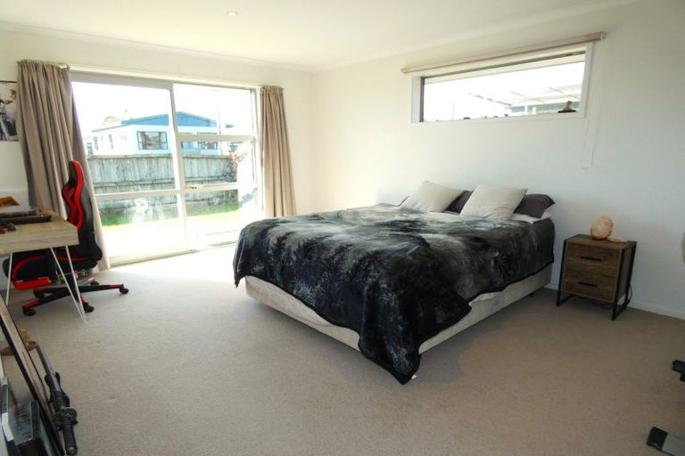 Photo of property in 28 Fonblanque Street, Westport, 7825