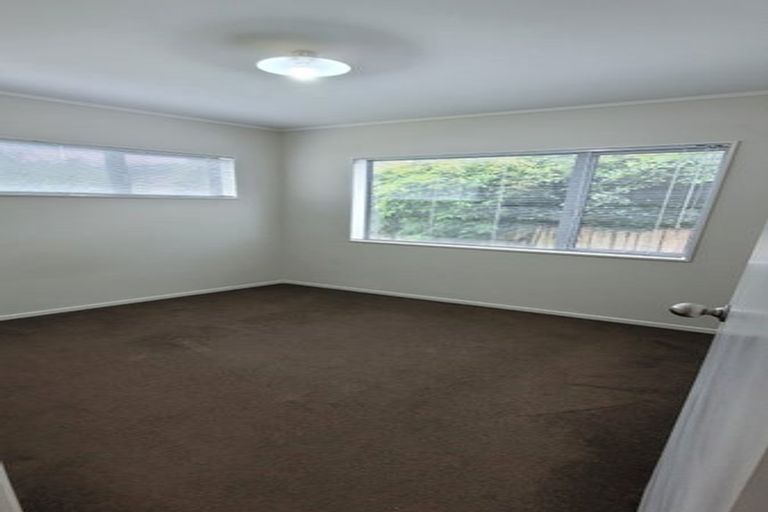 Photo of property in 45 Sylvan Crescent, Te Atatu South, Auckland, 0610