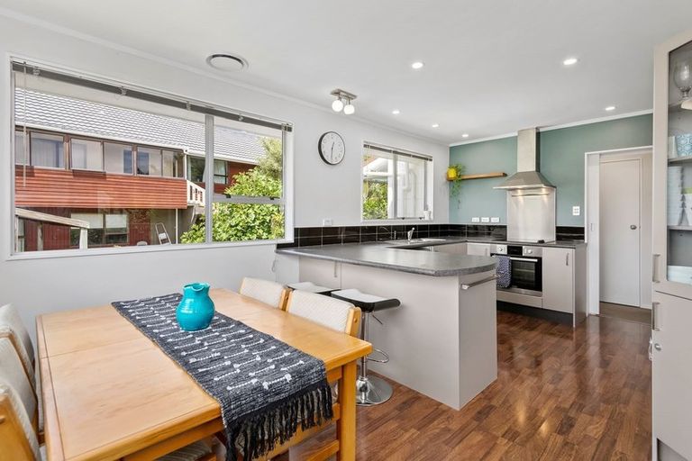 Photo of property in 58a Oriel Avenue, Tawa, Wellington, 5028