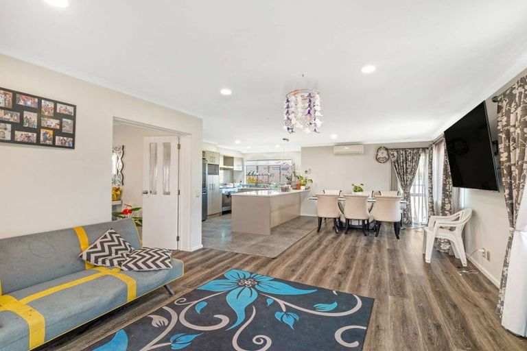 Photo of property in 35 Amaretto Avenue, Flat Bush, Auckland, 2019