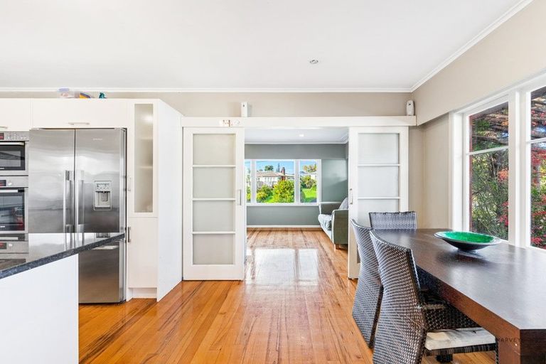 Photo of property in 3 Rerewai Place, Kelston, Auckland, 0602