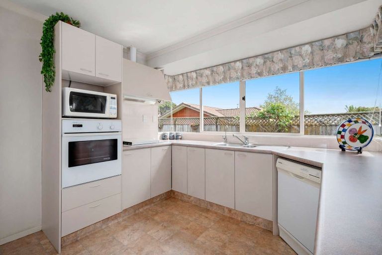 Photo of property in 9 Huntington Drive, Huntington Park, Auckland, 2013