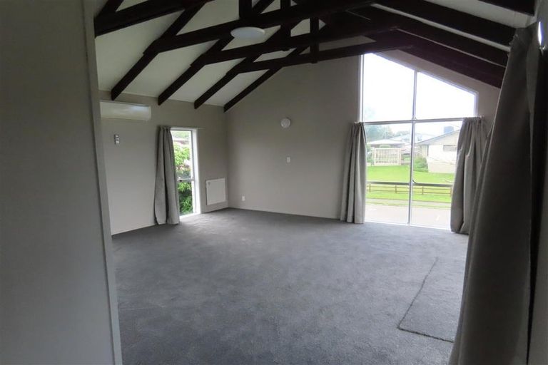 Photo of property in 2 Hinau Street, Pukehangi, Rotorua, 3015