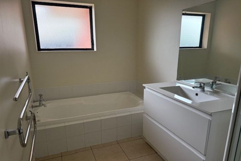 Photo of property in 1a Newbury Street, Awapuni, Palmerston North, 4412