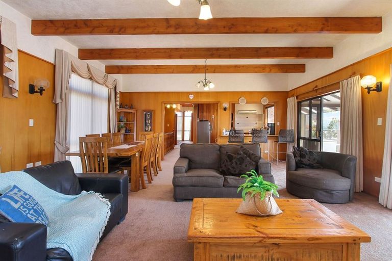 Photo of property in 1 Millen Place, Clarks Beach, 2122