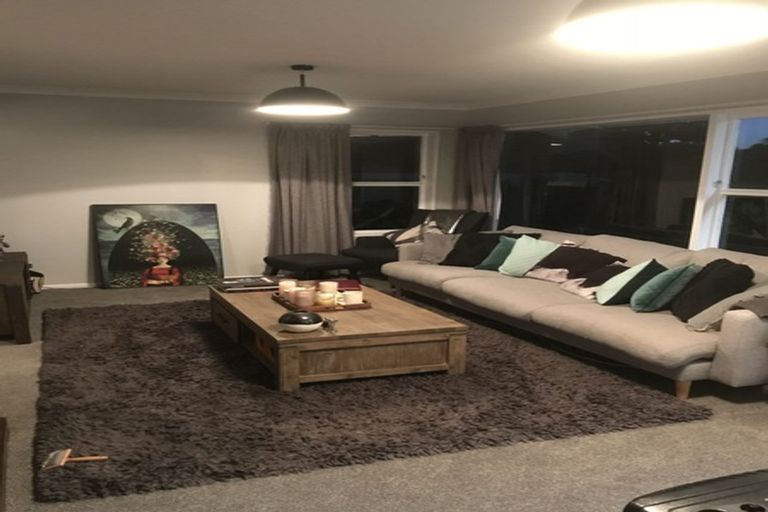 Photo of property in 9 Gregg Place, Sunnyvale, Auckland, 0612