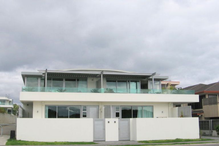 Photo of property in 1/135 Marine Parade, Mount Maunganui, 3116