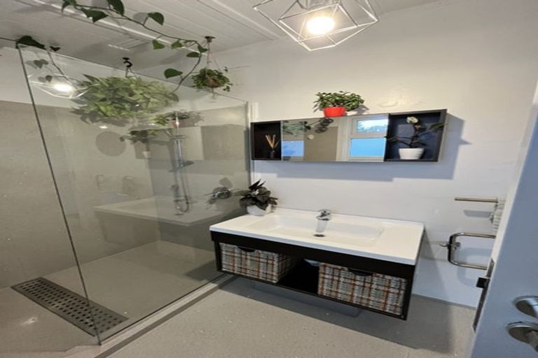 Photo of property in 13 Sea View Terrace, Cockle Bay, Auckland, 2014