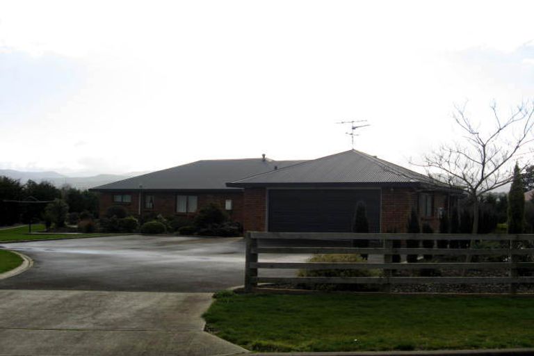 Photo of property in 17 Kenwyn Drive, Carterton, 5713
