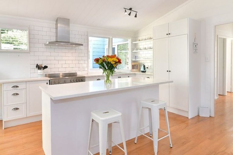 Photo of property in 56 Duncansby Road, Stanmore Bay, Whangaparaoa, 0932