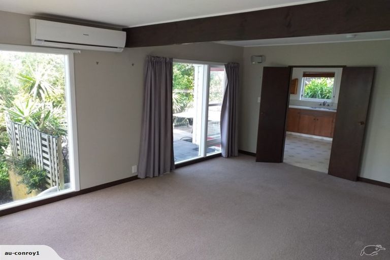 Photo of property in 26-26a Chartwell Drive, Crofton Downs, Wellington, 6035