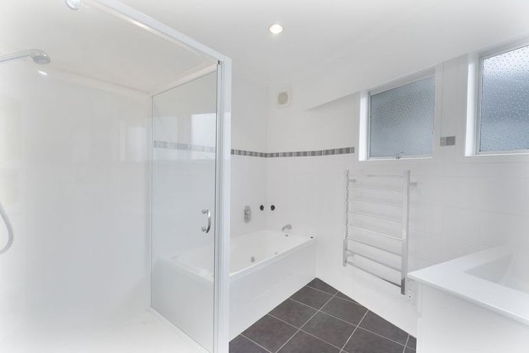 Photo of property in 19 Brooke Road, Red Hill, Papakura, 2110