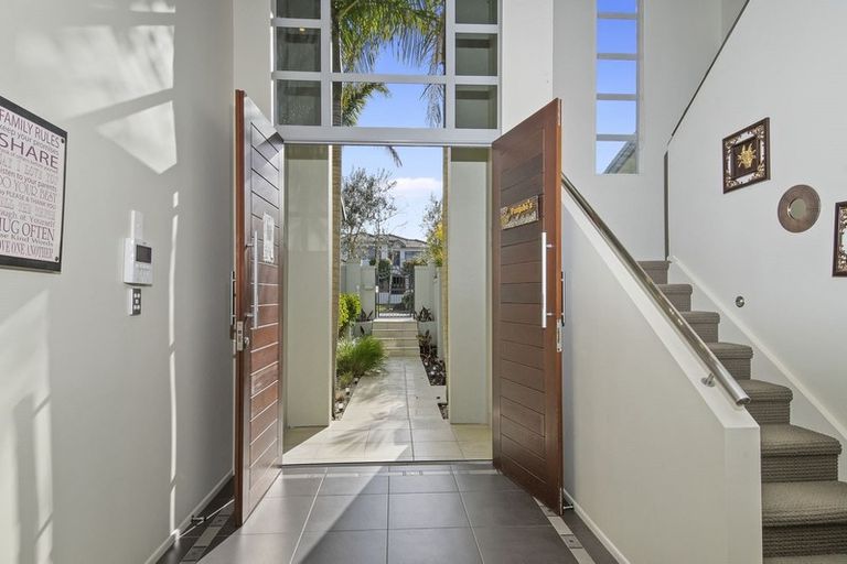 Photo of property in 11 Mistral Place, West Harbour, Auckland, 0618