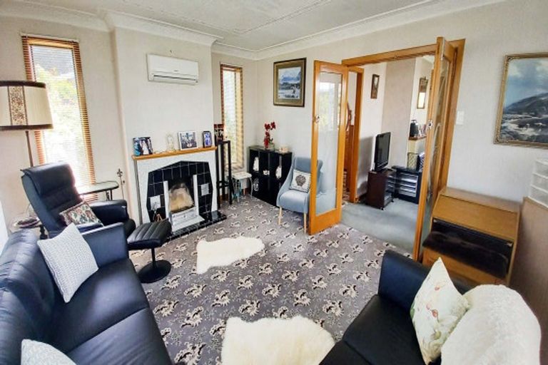 Photo of property in 1 Morton Street, Tuatapere, 9620