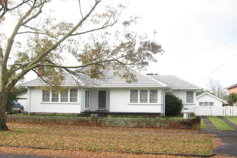 Photo of property in 3 Gibbs Road, Manurewa, Auckland, 2102