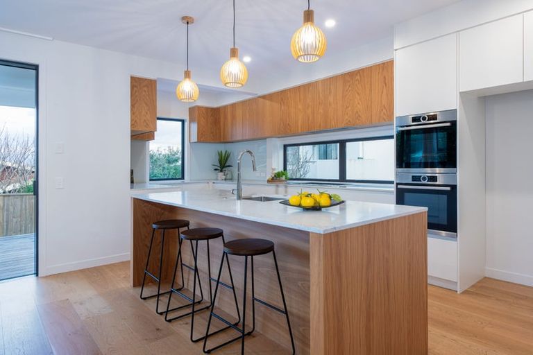 Photo of property in 12b Newburn Road, Waiake, Auckland, 0630