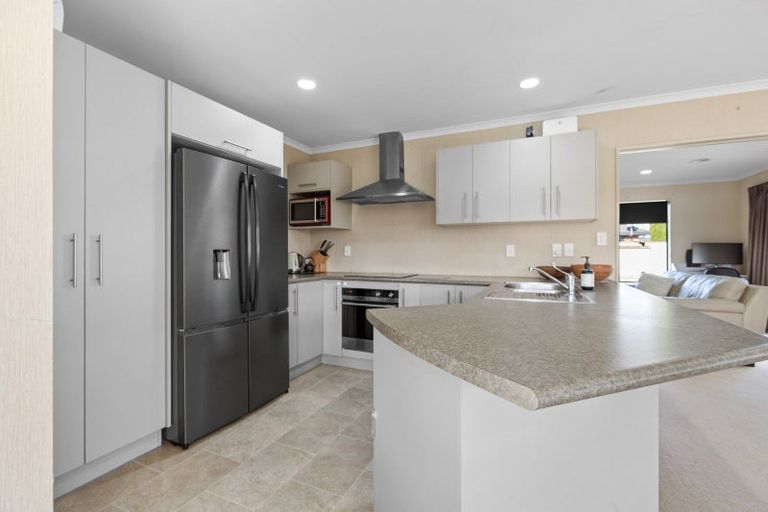 Photo of property in 8 Cleveland Heights, Kelvin Grove, Palmerston North, 4414