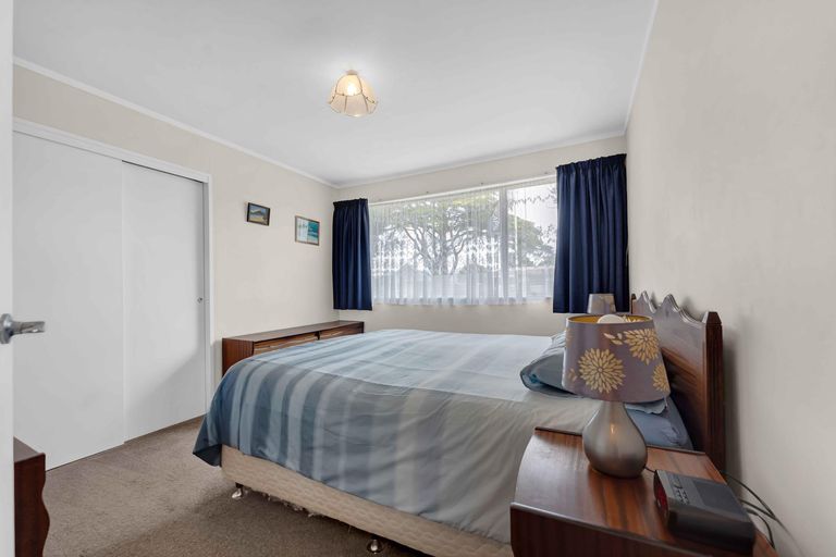 Photo of property in 5 Kirrama Place, Conifer Grove, Takanini, 2112