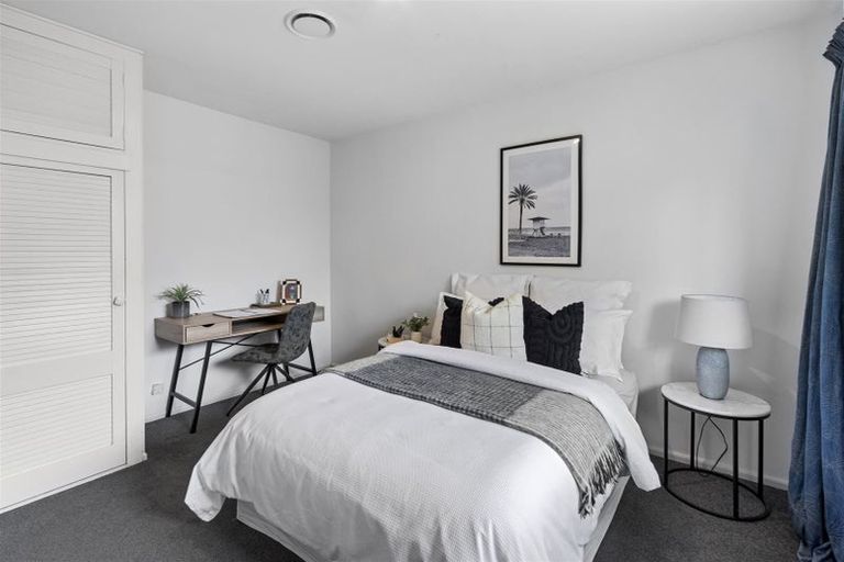 Photo of property in 16 Gregan Crescent, Burnside, Christchurch, 8053